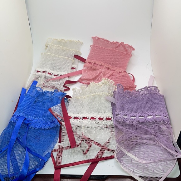 Accessories - 5 pair of vintage Fingerless lace gloves